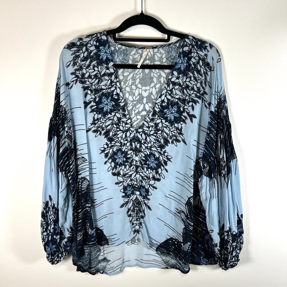 Free People Bird of a Feather Blue Oversized V-neck Top size Small Boho Spring‎
